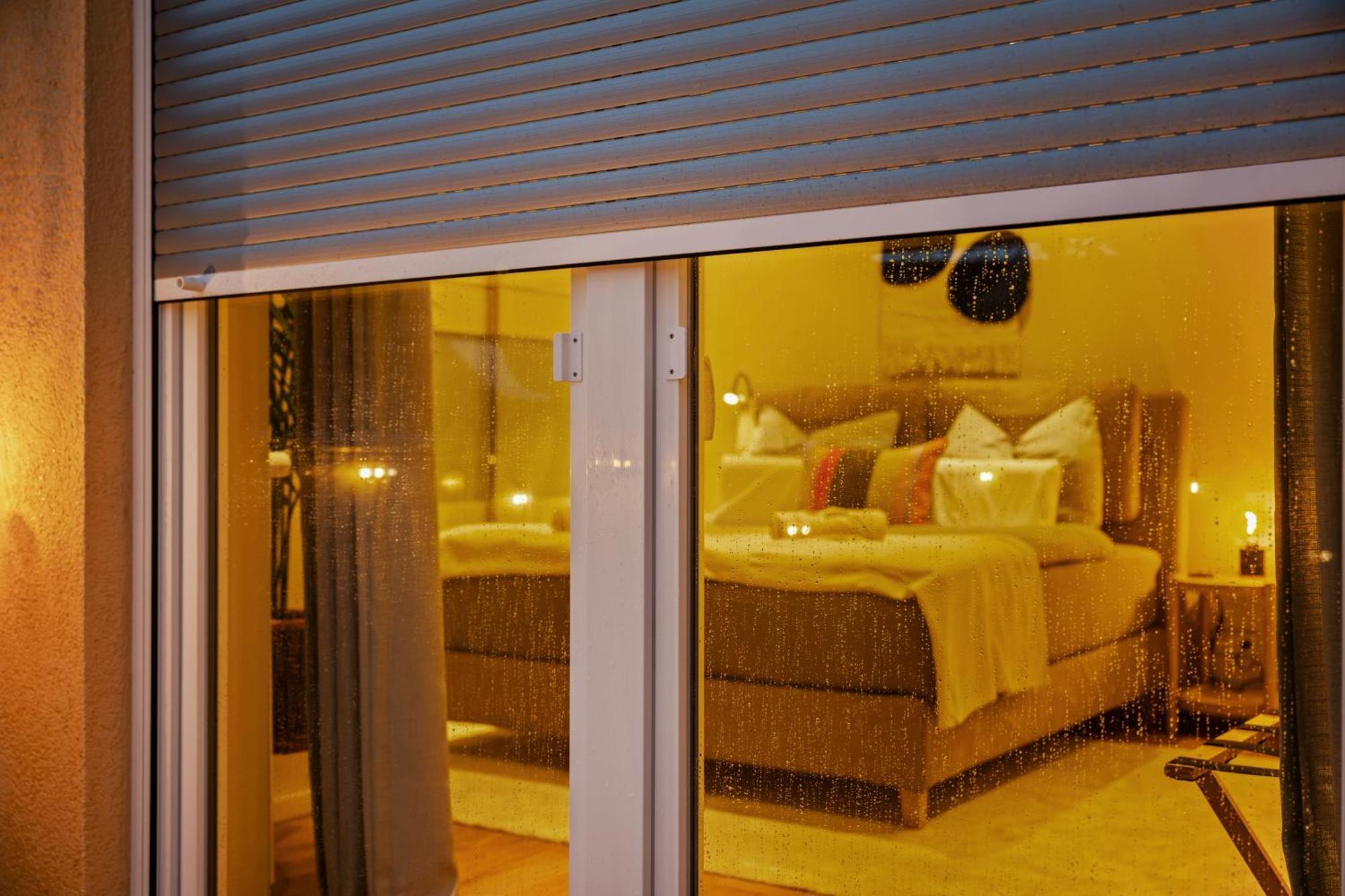 Edler Wohnraum Schwanenteich-Suite Mit Balkon, Kaffeevollautomat, Lift & Parkplatz ซวิคเคา ภายนอก รูปภาพ