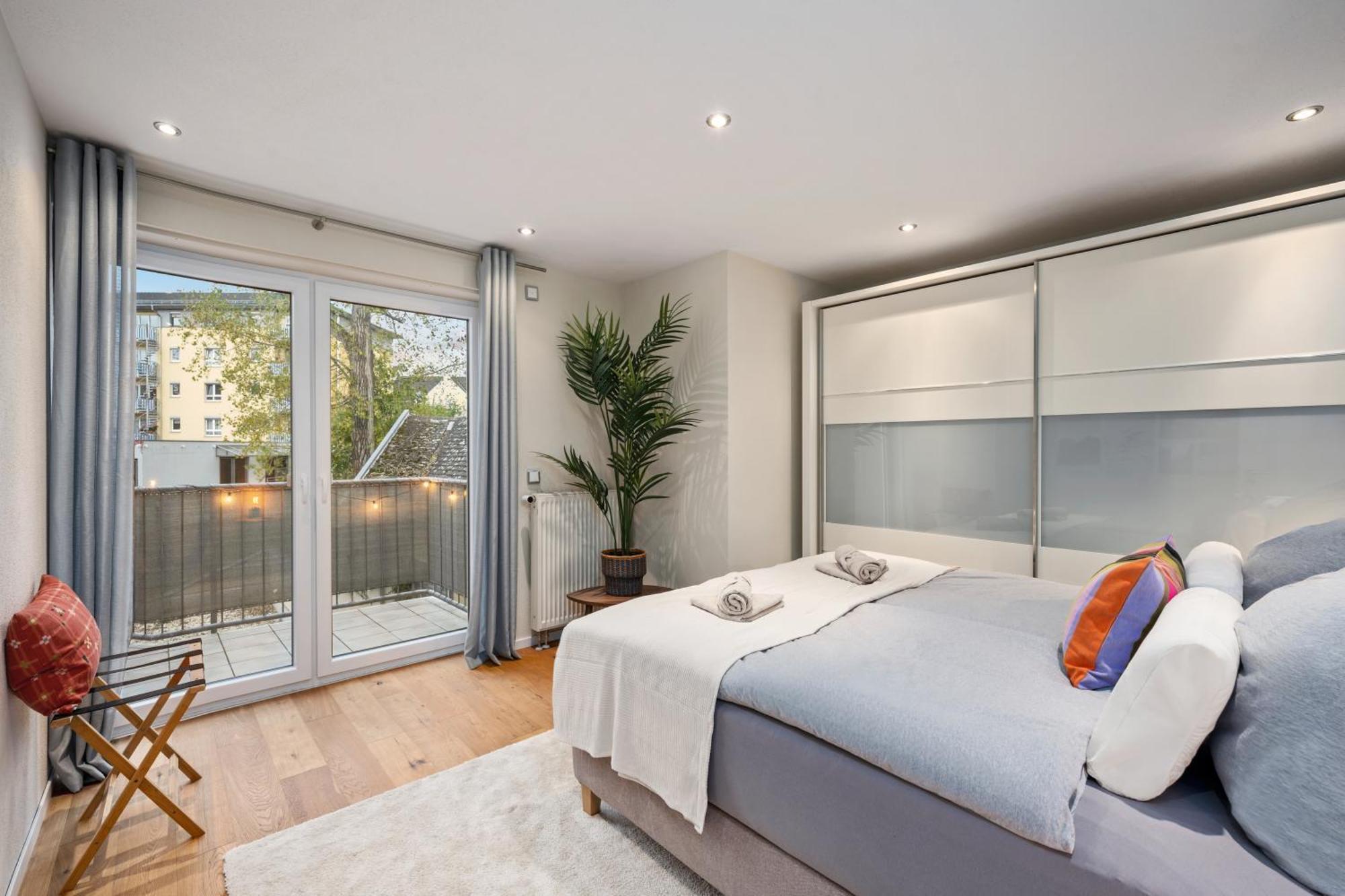 Edler Wohnraum Schwanenteich-Suite Mit Balkon, Kaffeevollautomat, Lift & Parkplatz ซวิคเคา ภายนอก รูปภาพ