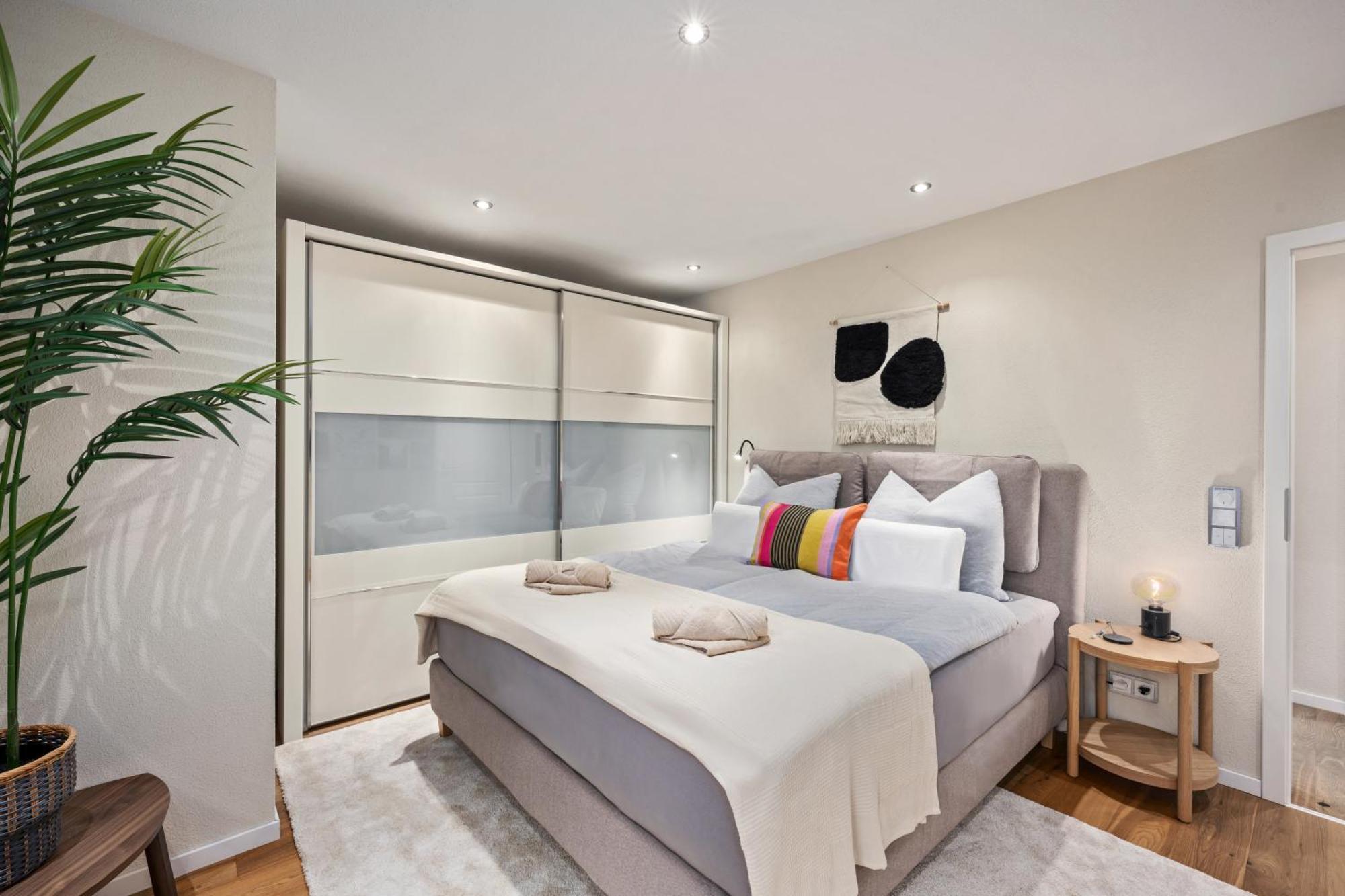 Edler Wohnraum Schwanenteich-Suite Mit Balkon, Kaffeevollautomat, Lift & Parkplatz ซวิคเคา ภายนอก รูปภาพ